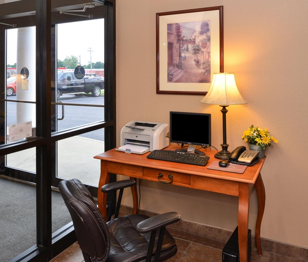 Country Hearth Inn & Suites Edwardsville Facilities photo